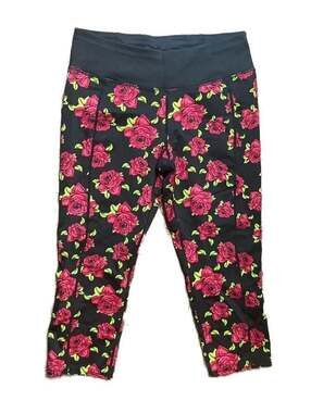 Betsey Johnson Performance Black Rose Floral Print Cropped Leggings, M